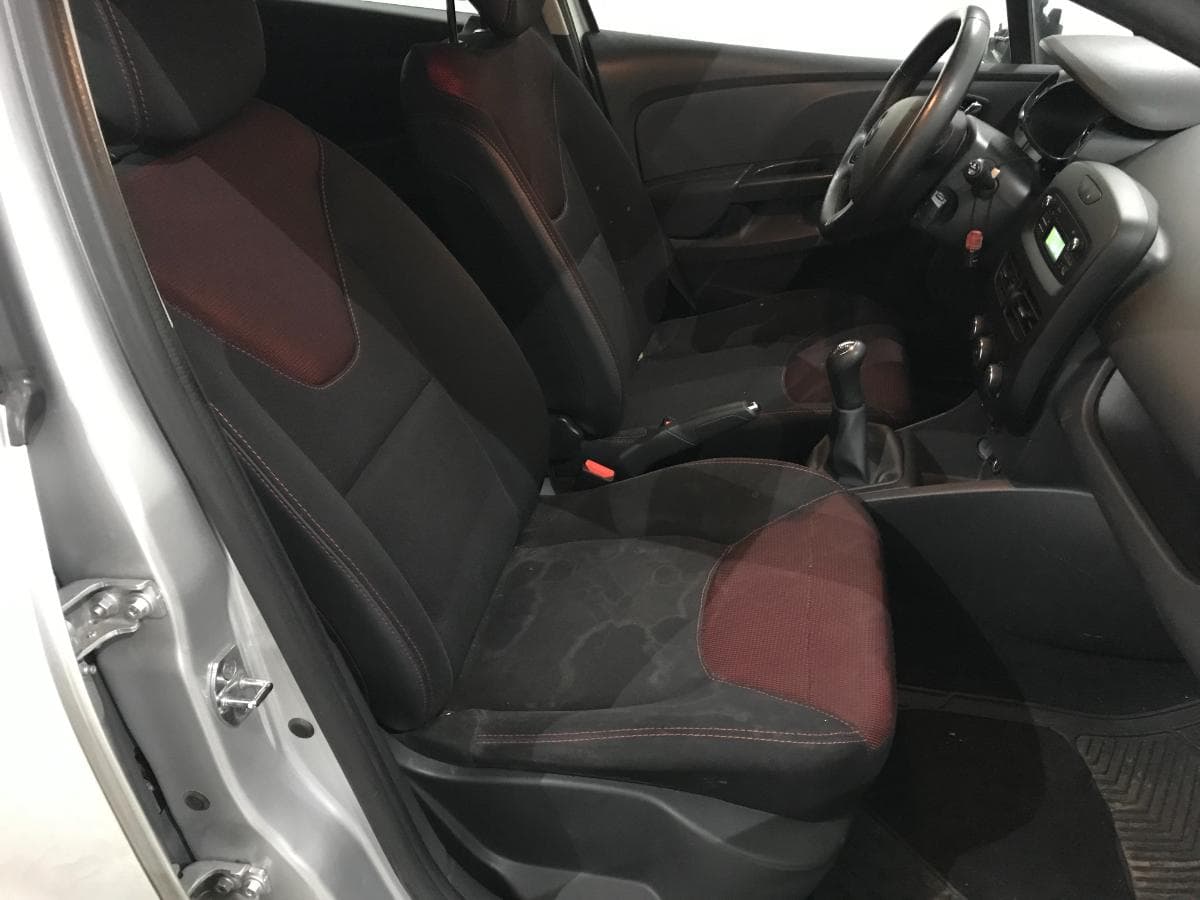 Renault Clio 1.5 DCI · Ano 2014 — imagen 13