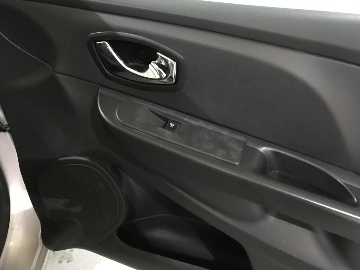 Renault Clio 1.5 DCI · Ano 2014 — imagen 15