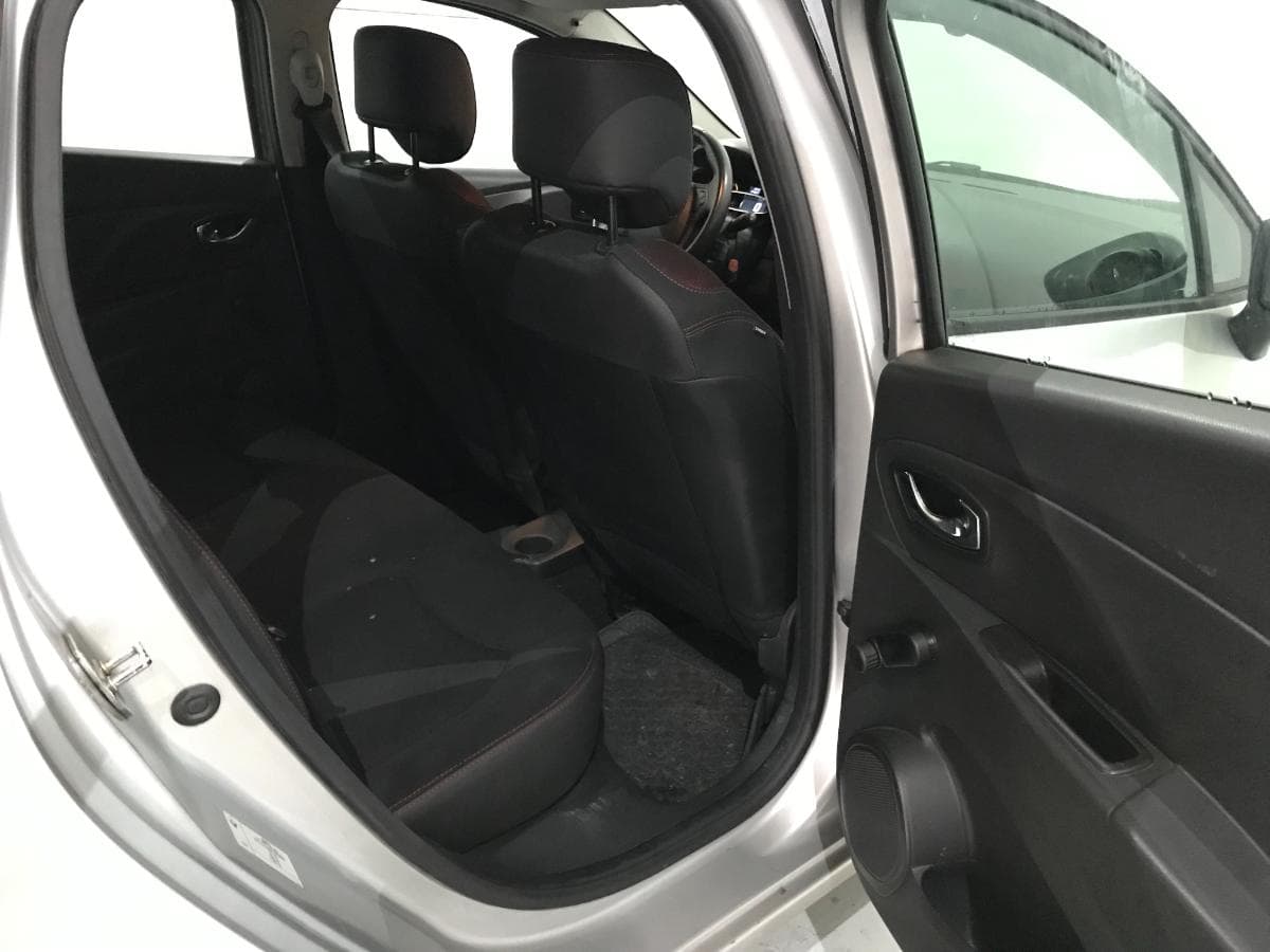 Renault Clio 1.5 DCI · Ano 2014 — imagen 21