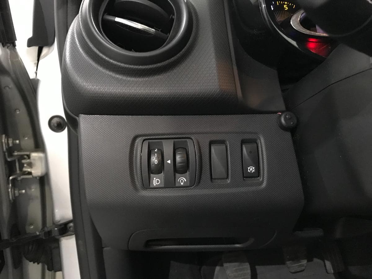 Renault Clio 1.5 DCI · Ano 2014 — imagen 26
