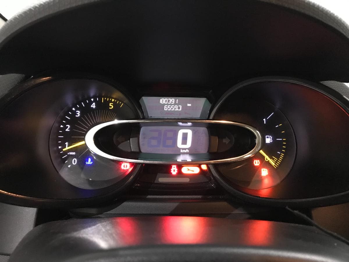 Renault Clio 1.5 DCI · Ano 2014 — imagen 28