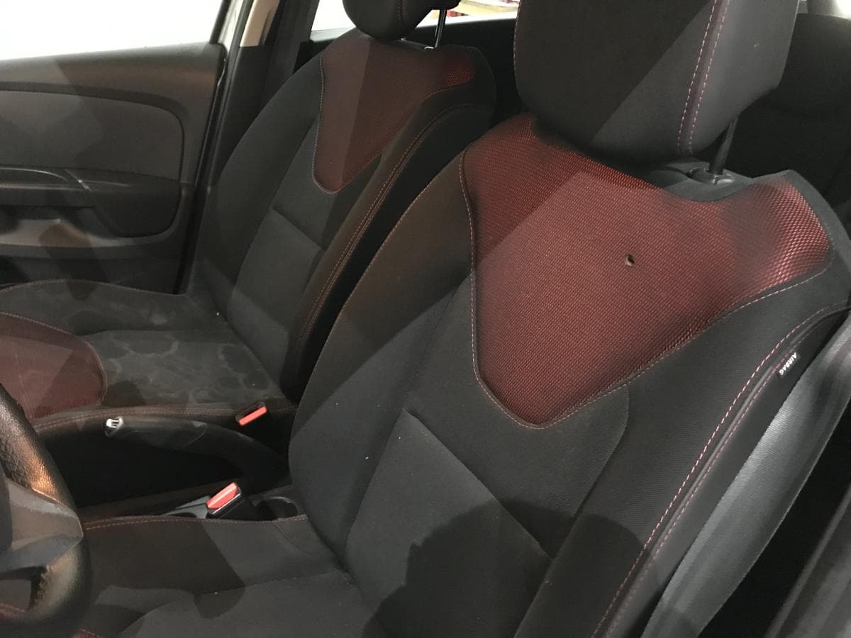 Renault Clio 1.5 DCI · Ano 2014 — imagen 33