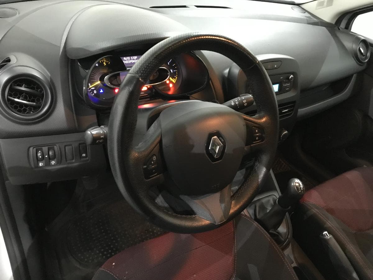 Renault Clio 1.5 DCI · Ano 2014 — imagen 37