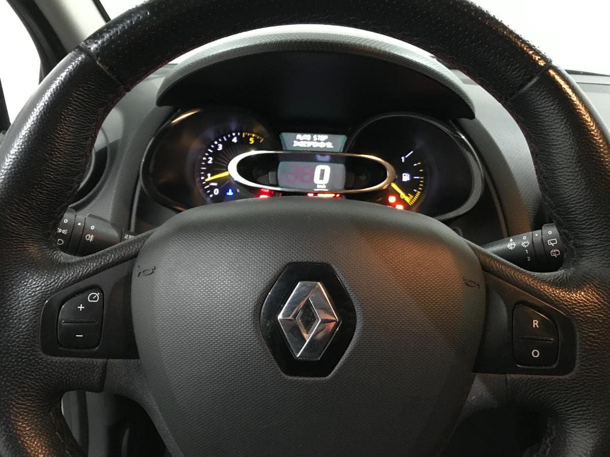 Renault Clio 1.5 DCI · Ano 2014 — imagen 35