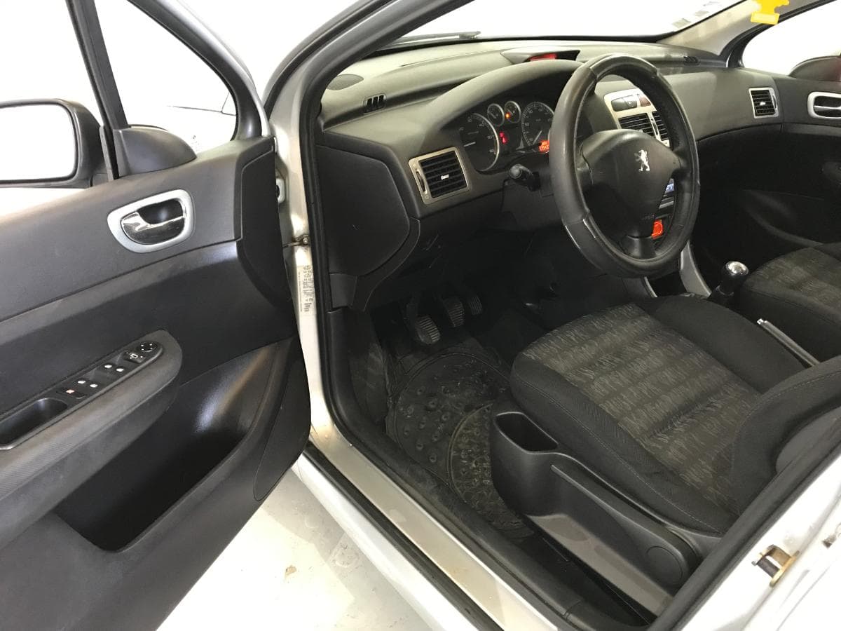 Peugeot 307 1.4 HDI · Ano 2005 — imagem 10