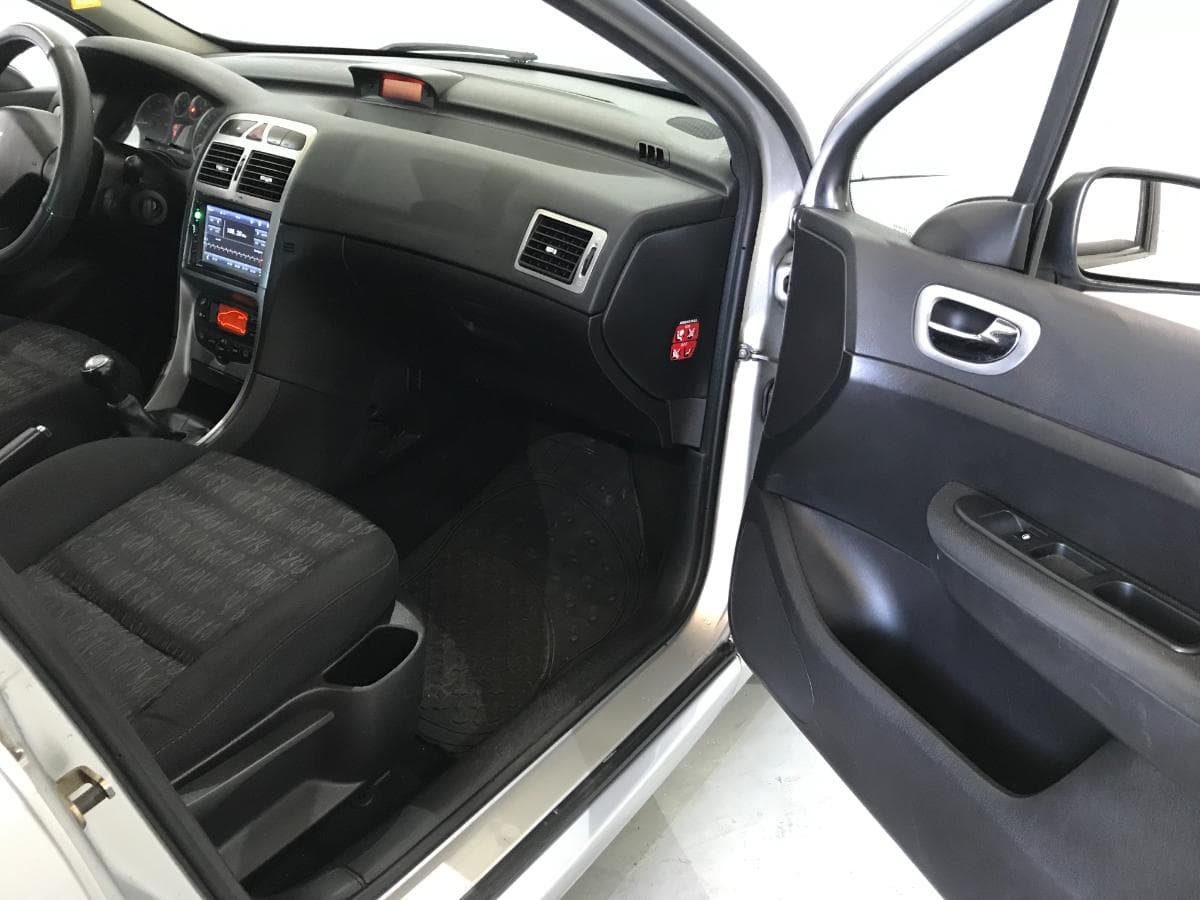 Peugeot 307 1.4 HDI · Ano 2005 — imagem 13