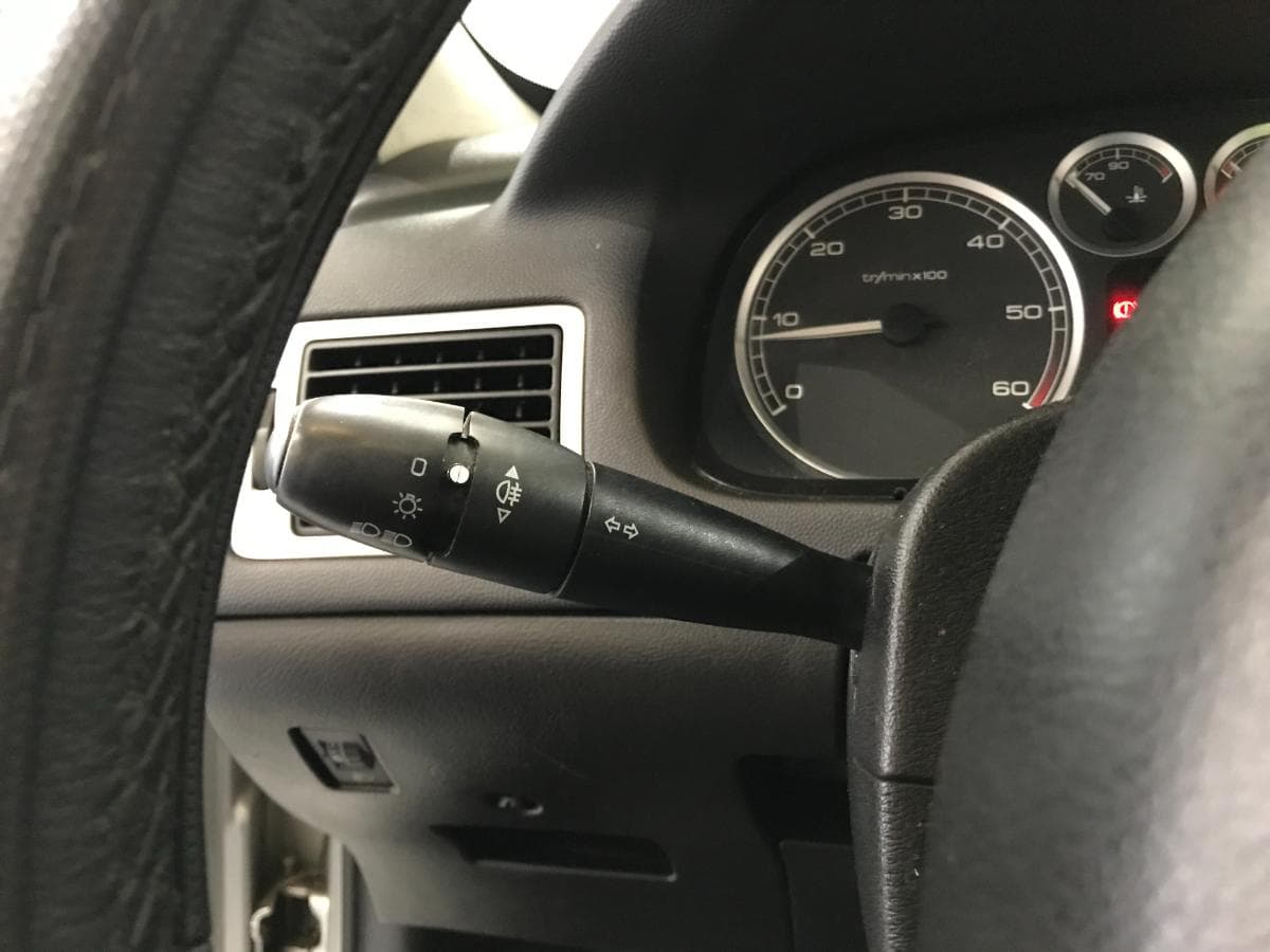Peugeot 307 1.4 HDI · Ano 2005 — imagem 24