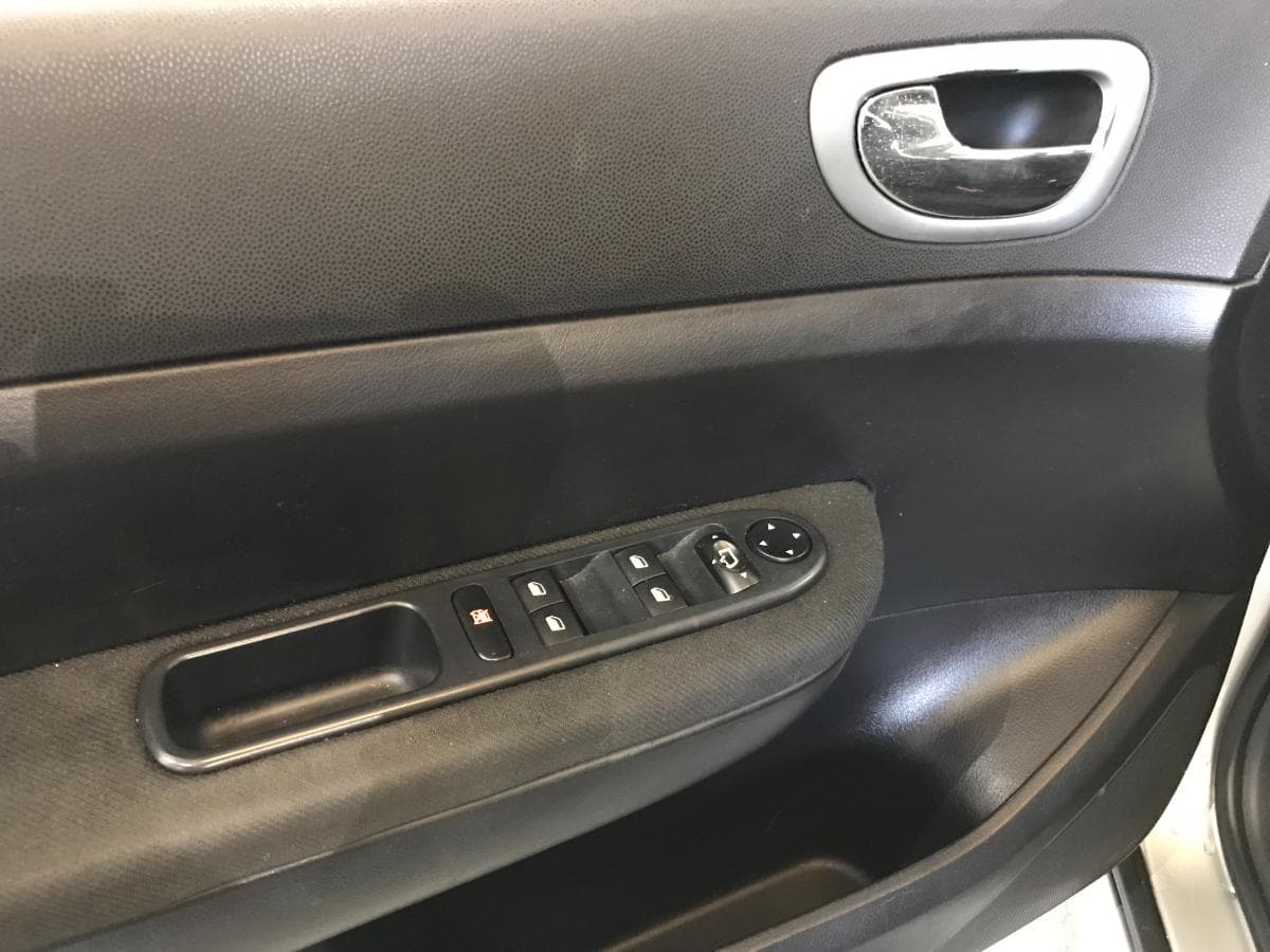 Peugeot 307 1.4 HDI · Ano 2005 — imagem 27