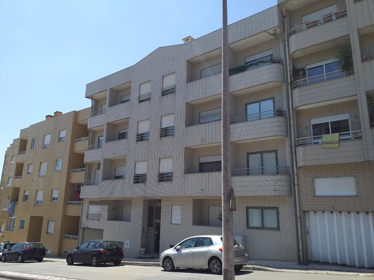Apartamento T2 + Garagem · São João da Madeira — imagem 2