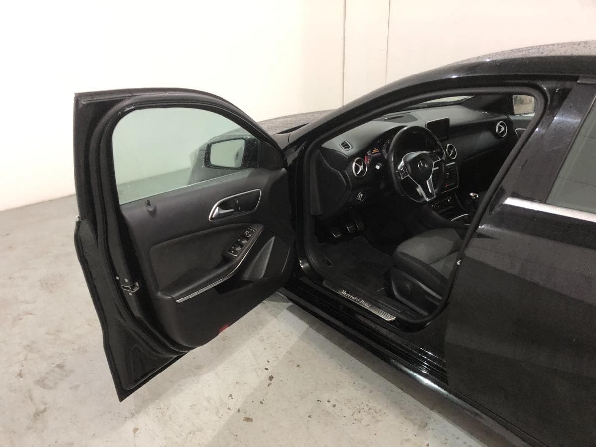 Mercedes-Benz Classe A 200 CDI· Ano 2014 — image 19