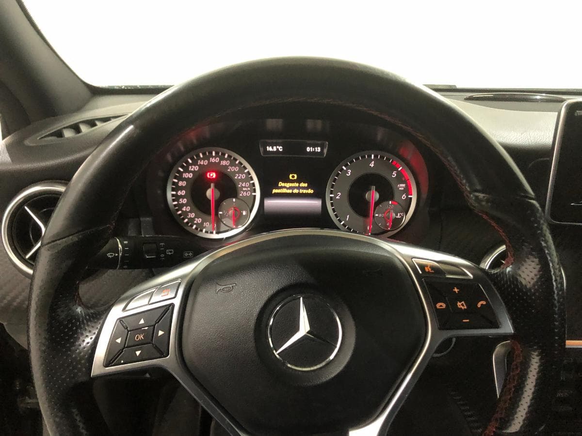 Mercedes-Benz Classe A 200 CDI· Ano 2014 — image 40