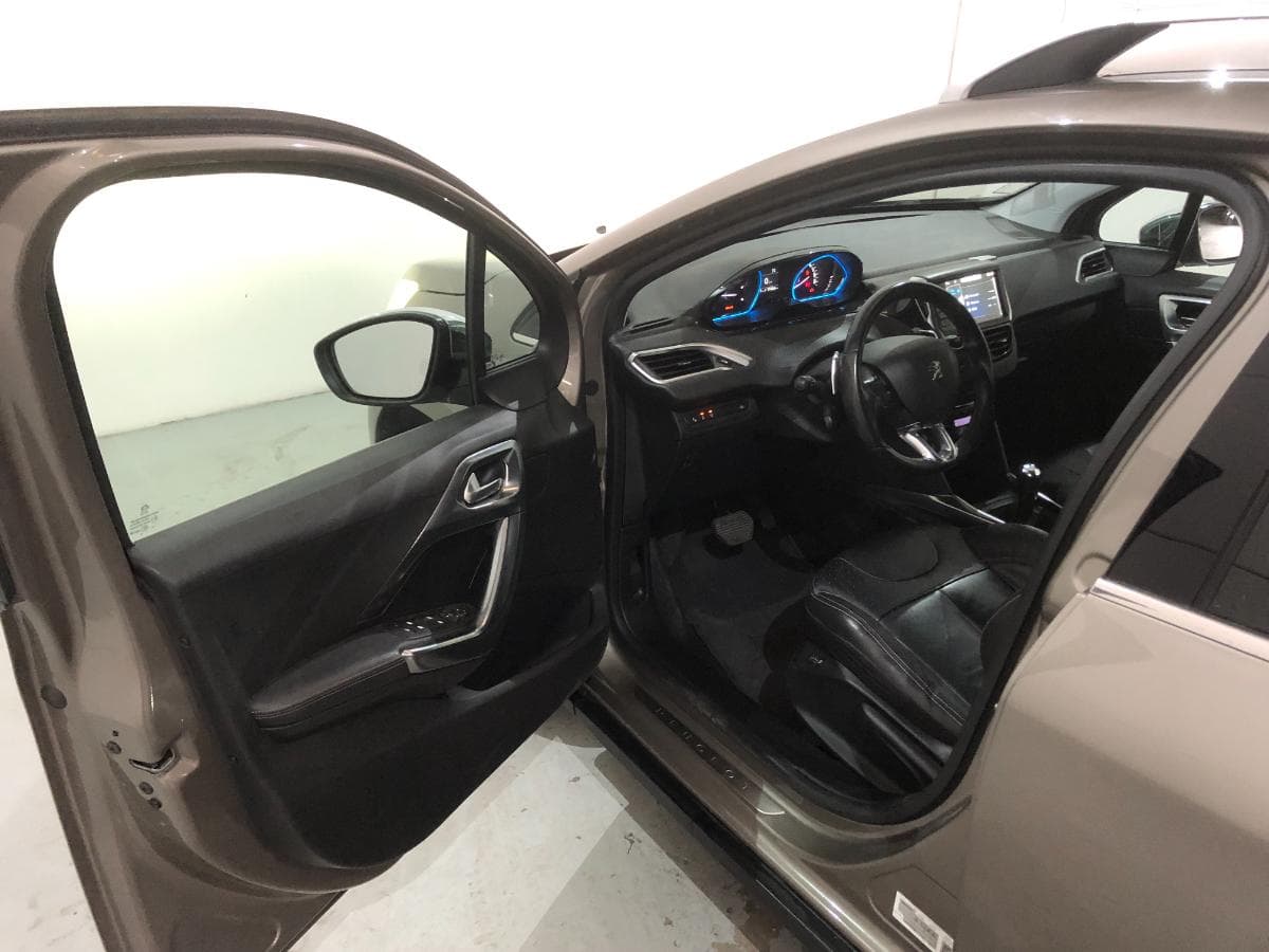Peugeot 2008 1.6HDI · Ano 2014 — imagem 17