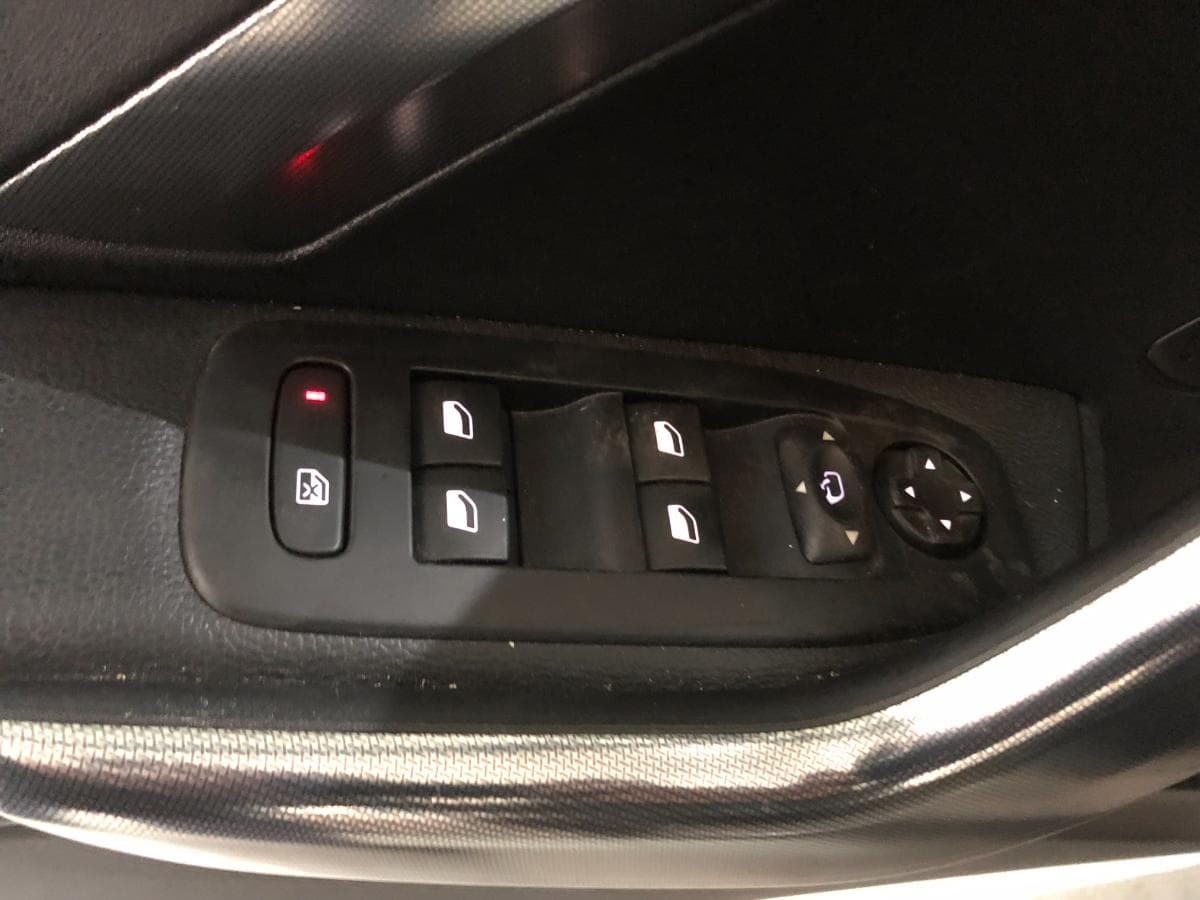 Peugeot 2008 1.6HDI · Ano 2014 — imagem 19