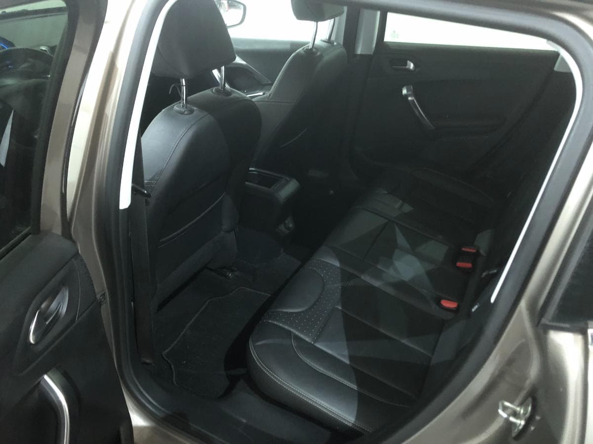 Peugeot 2008 1.6HDI · Ano 2014 — imagem 21