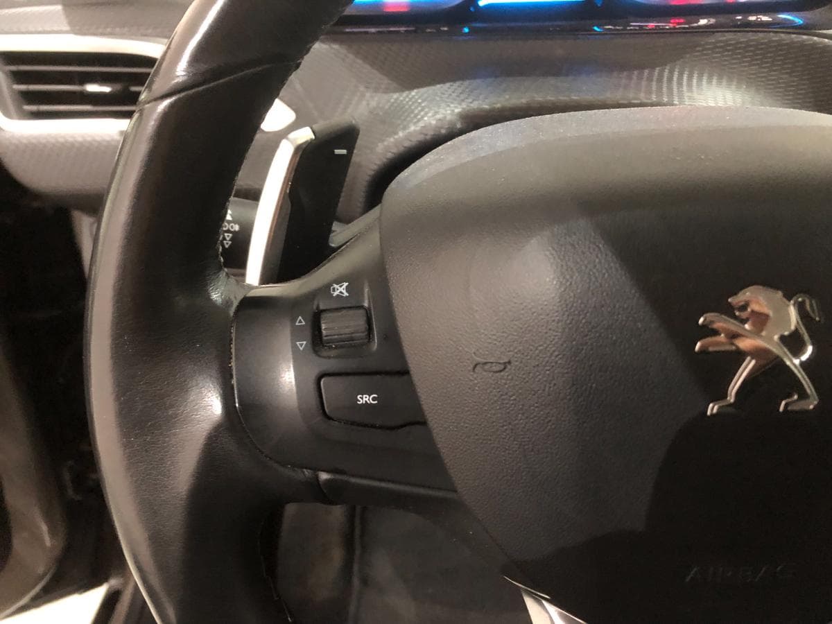 Peugeot 2008 1.6HDI · Ano 2014 — imagem 30