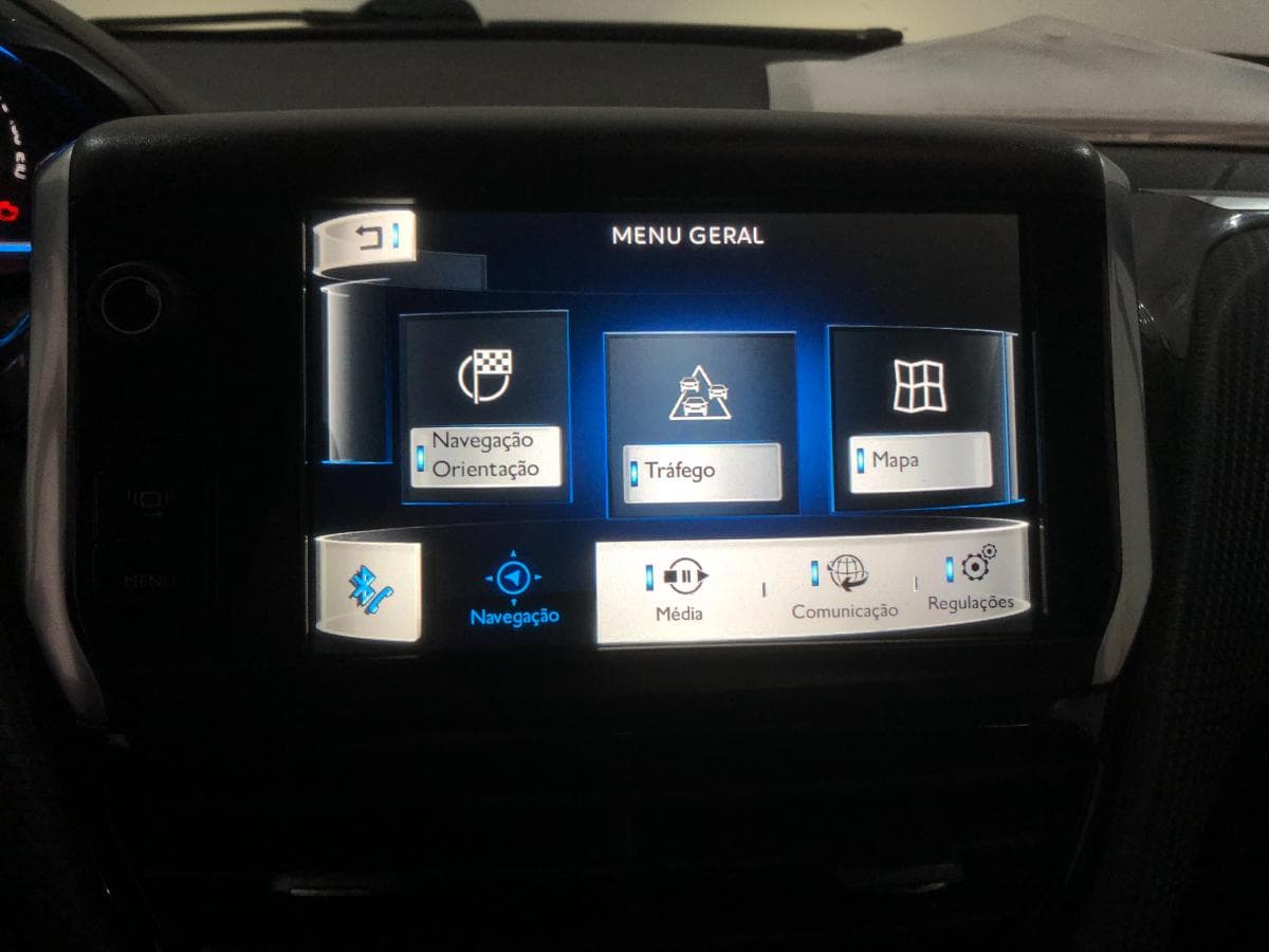 Peugeot 2008 1.6HDI · Ano 2014 — imagem 31