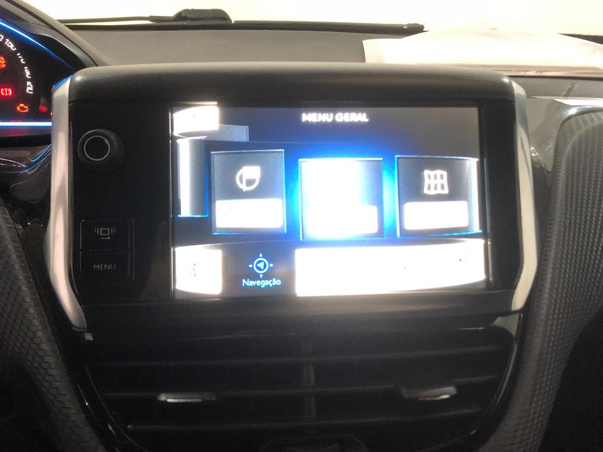 Peugeot 2008 1.6HDI · Ano 2014 — imagem 32