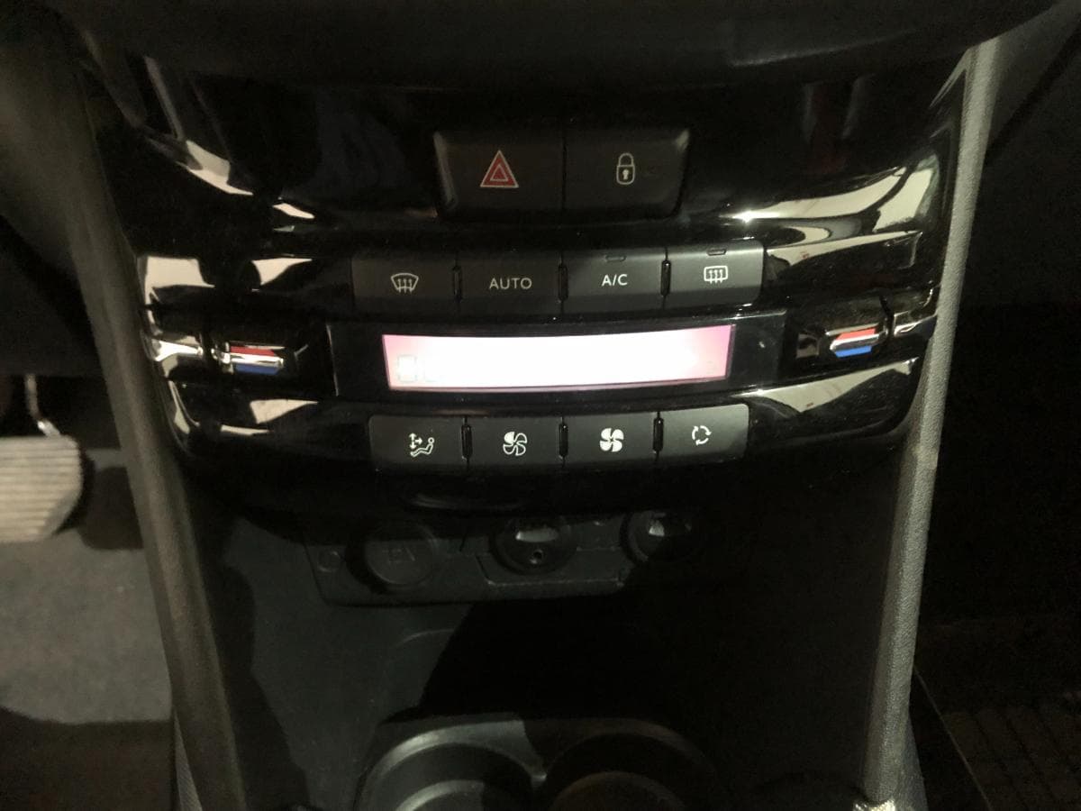 Peugeot 2008 1.6HDI · Ano 2014 — imagem 33