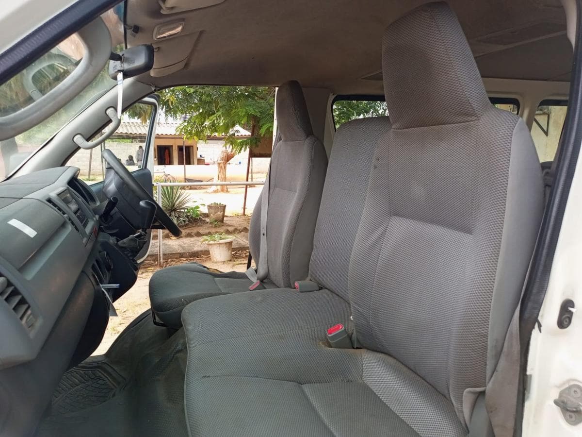 Toyota Hiace · — image 7