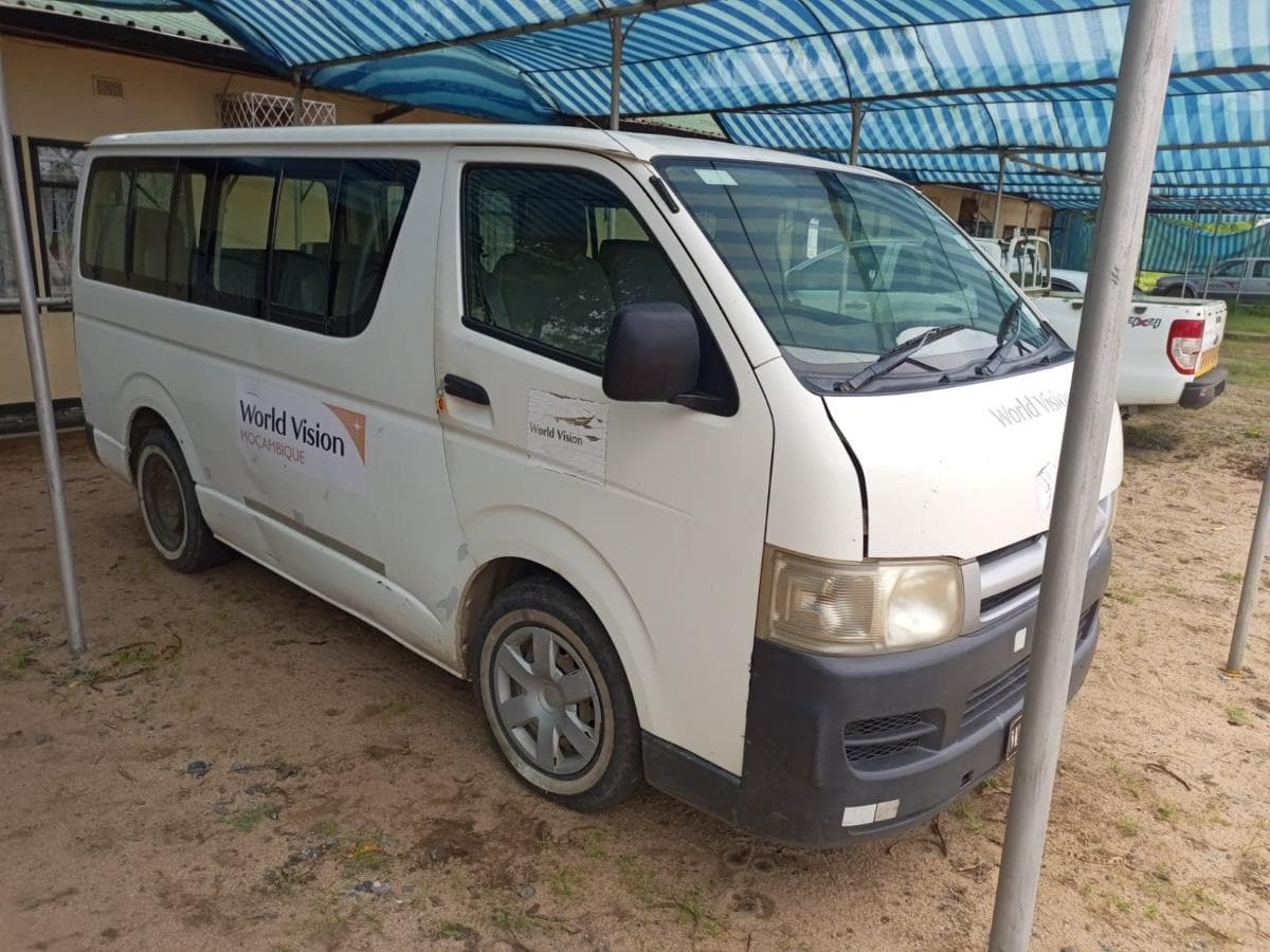 Toyota Hiace ·