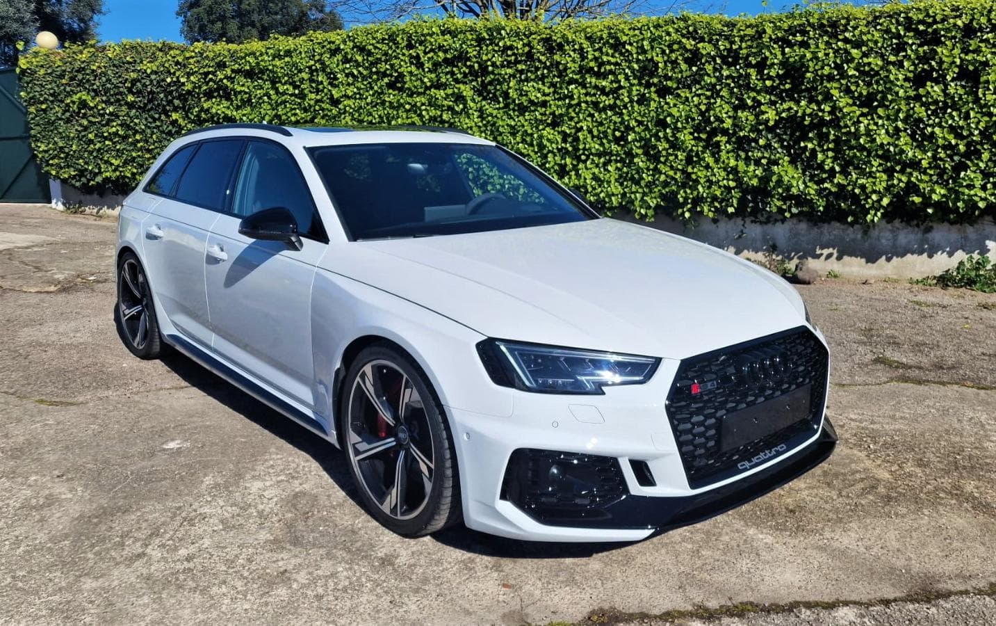 Audi RS4 Avant Quattro triptronic — imagem 1