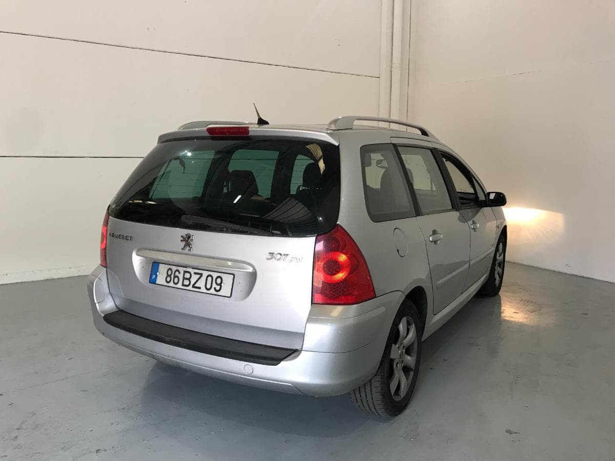 Peugeot 307 SW 1.6 HDI · Ano 2006 — image 9