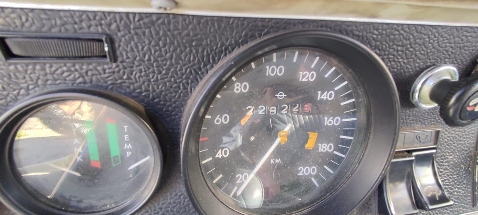 Opel Rekord C1700 — image 10