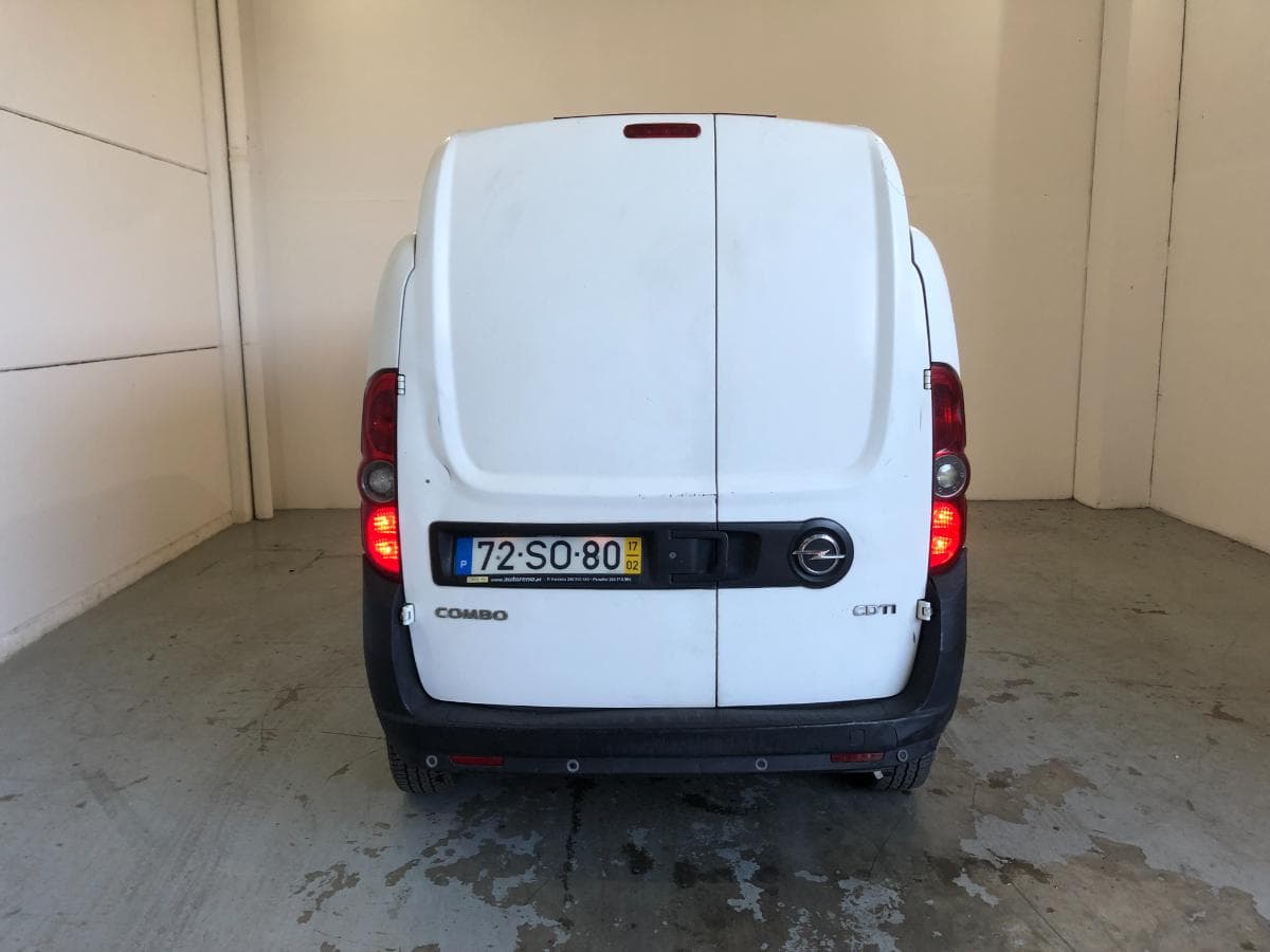 Opel Combo Van · Ano 2017 — imagem 8