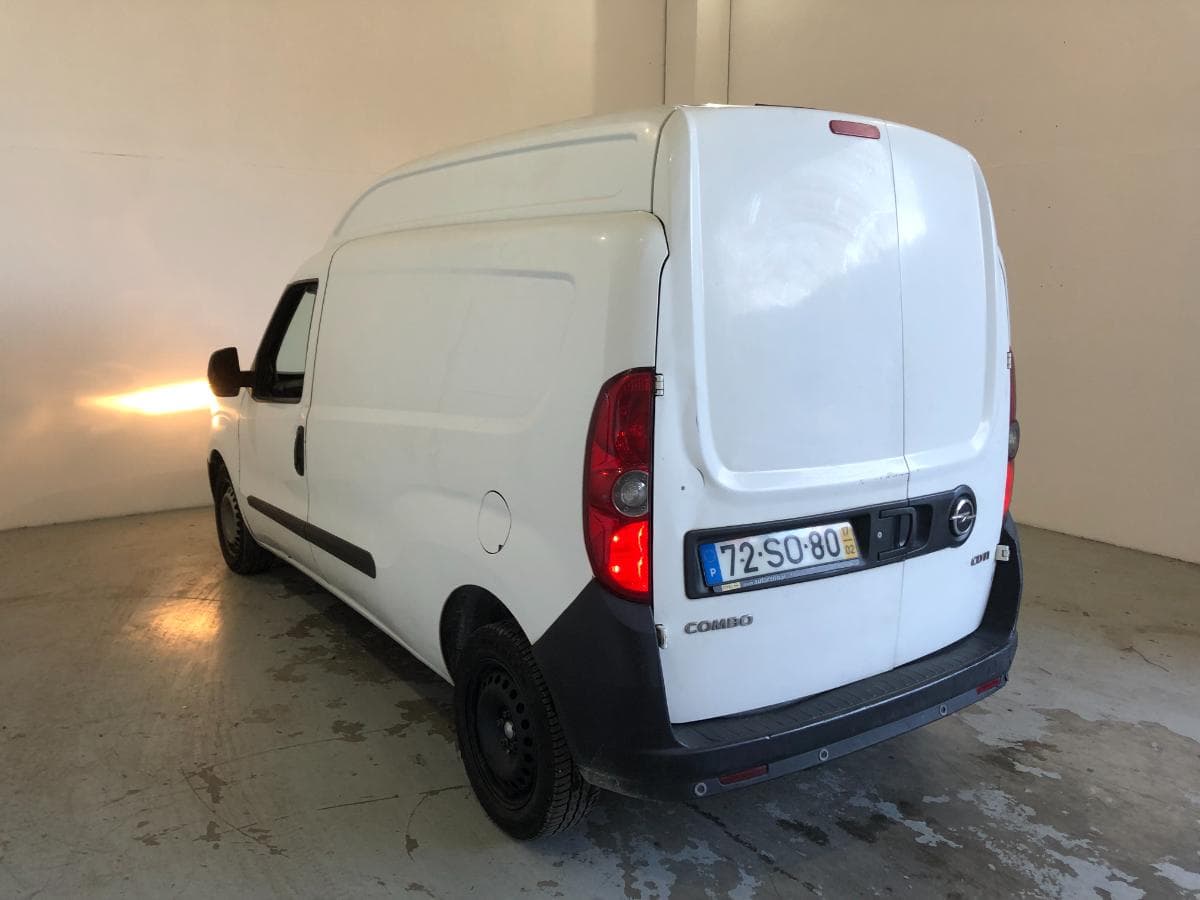 Opel Combo Van · Ano 2017 — imagem 6