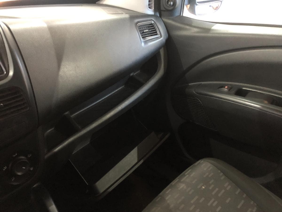 Opel Combo Van · Ano 2017 — imagem 30