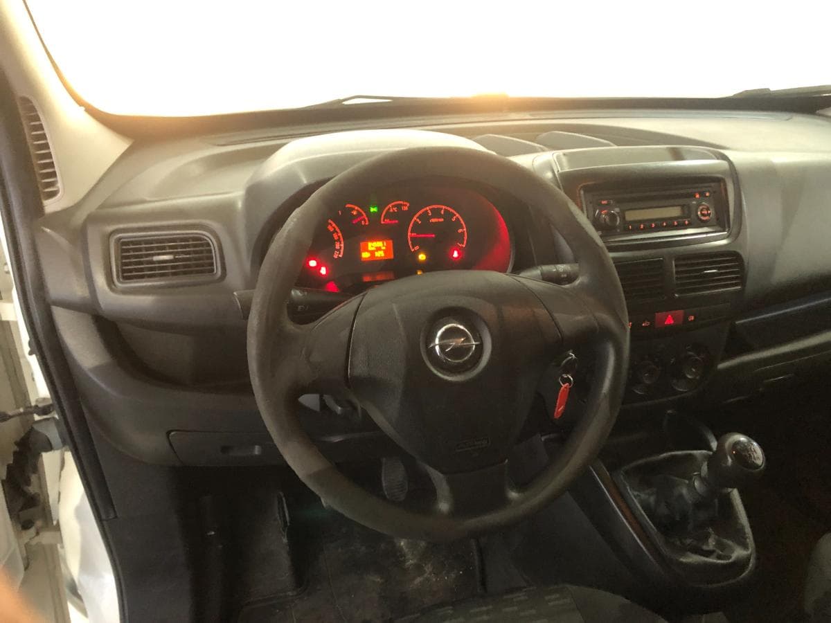 Opel Combo Van · Ano 2017 — imagem 34