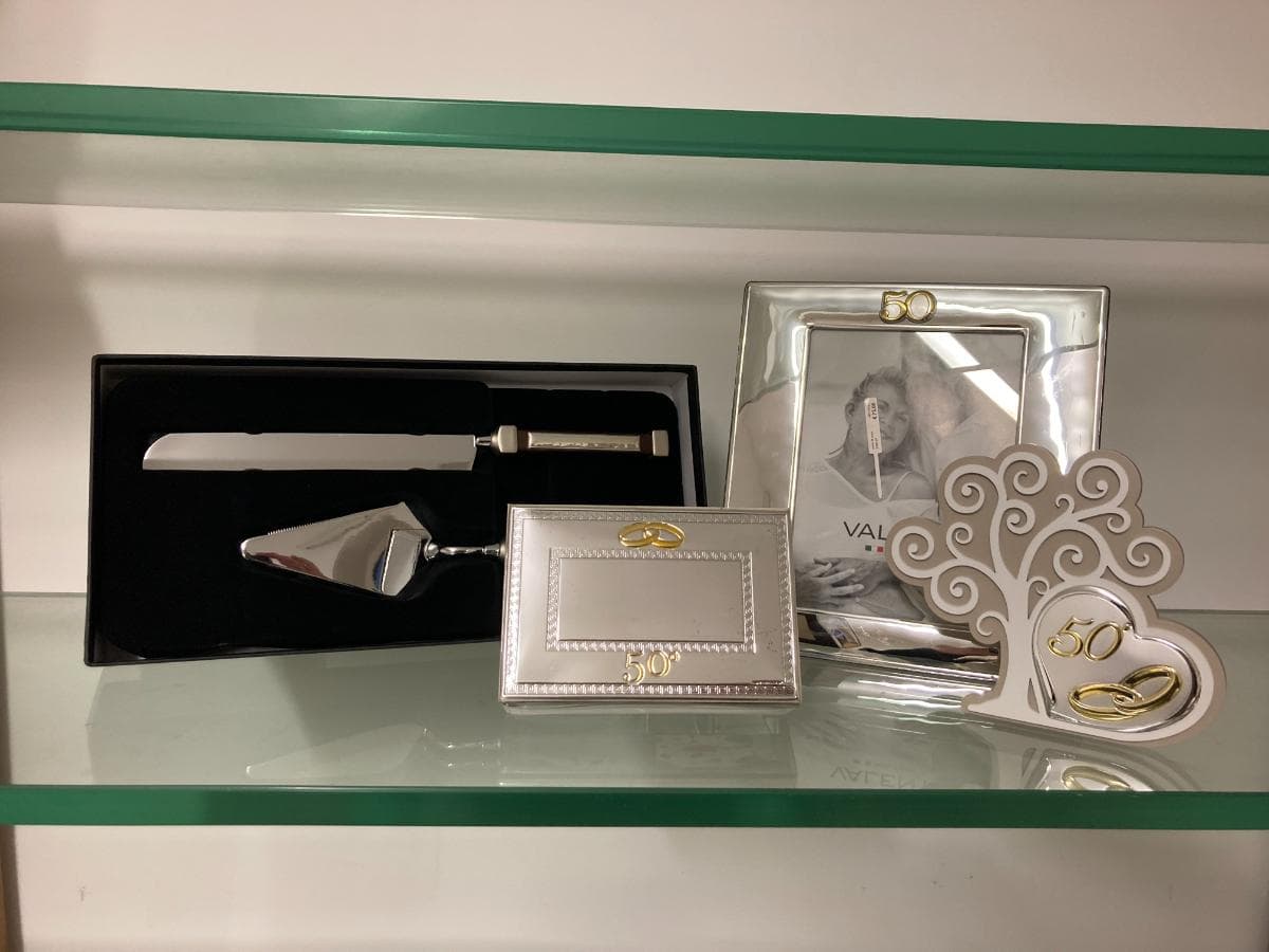 Moldura + Caixa 50 Anos + Bibelot 50 Anos + Conjunto de talheres para corte de bolo — imagem 3