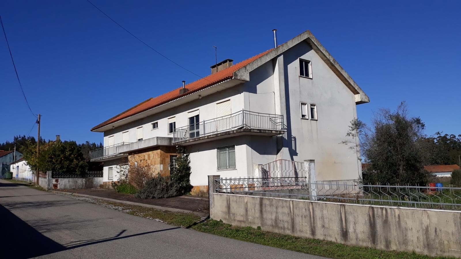 Quinta com casarão e Terreno · Ferreira do Zêzere — image 1