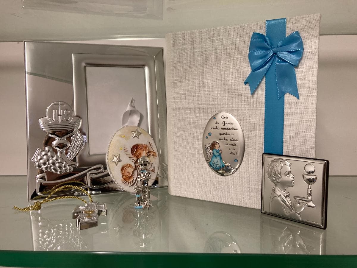 Moldura de Bebé + Álbum de Fotografias + Placa, menino e crucifixo + Medalha de Berço — imagem 5