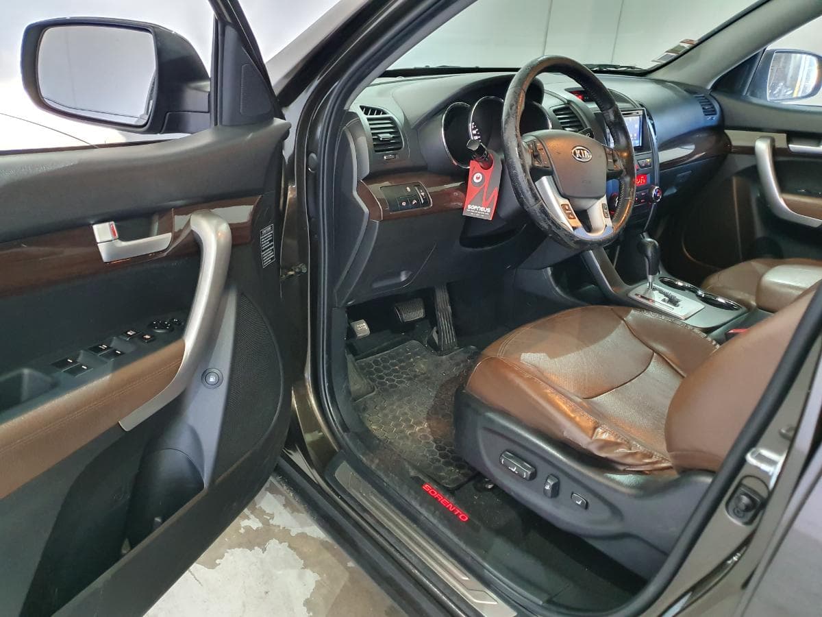 Kia Sorento 2.2 CRDI · Ano 2013 — image 17