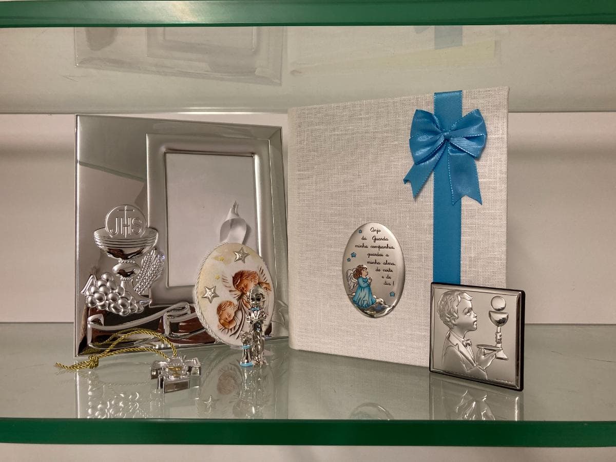 Moldura de Bebé + Álbum de Fotografias + Placa, menino e crucifixo + Medalha de Berço — imagem 4