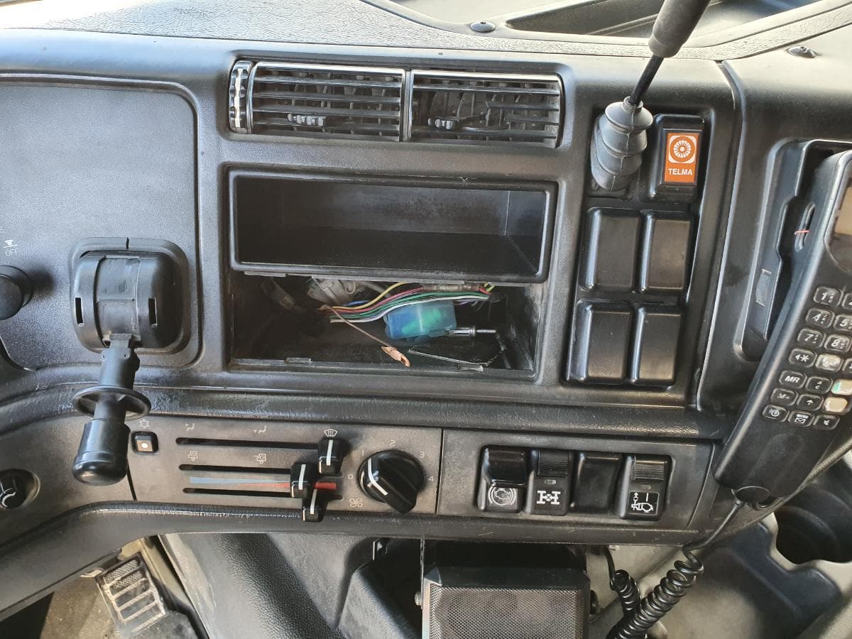 Volvo FH12 380 (8x4) Basculante · Ano 1998 — imagem 30