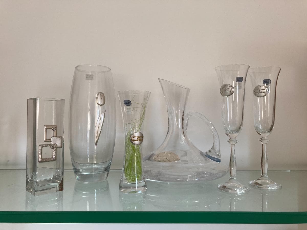 Garrafas e copos de cristal — imagen 2