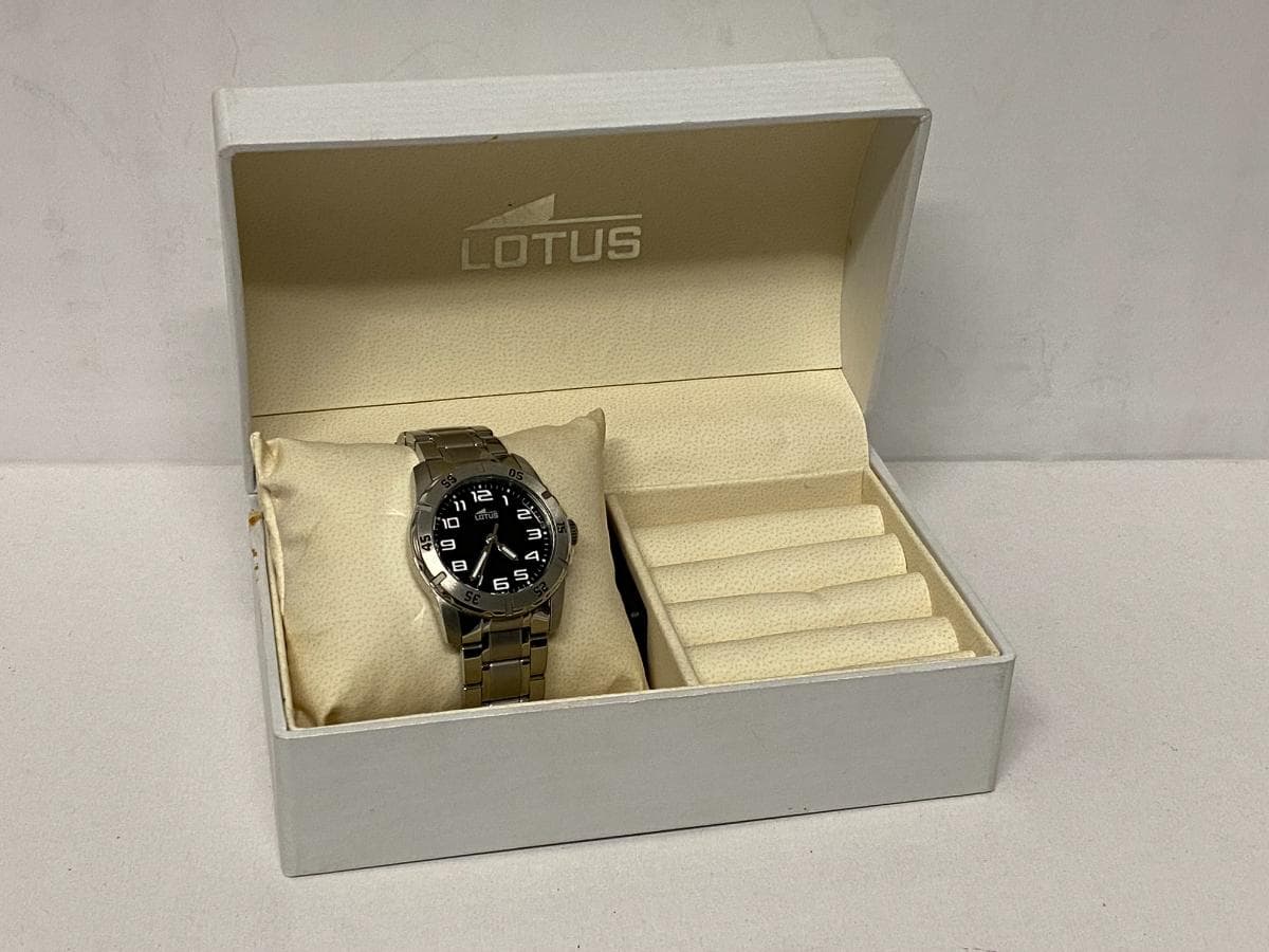 Relógio Lotus com caixa — imagem 2