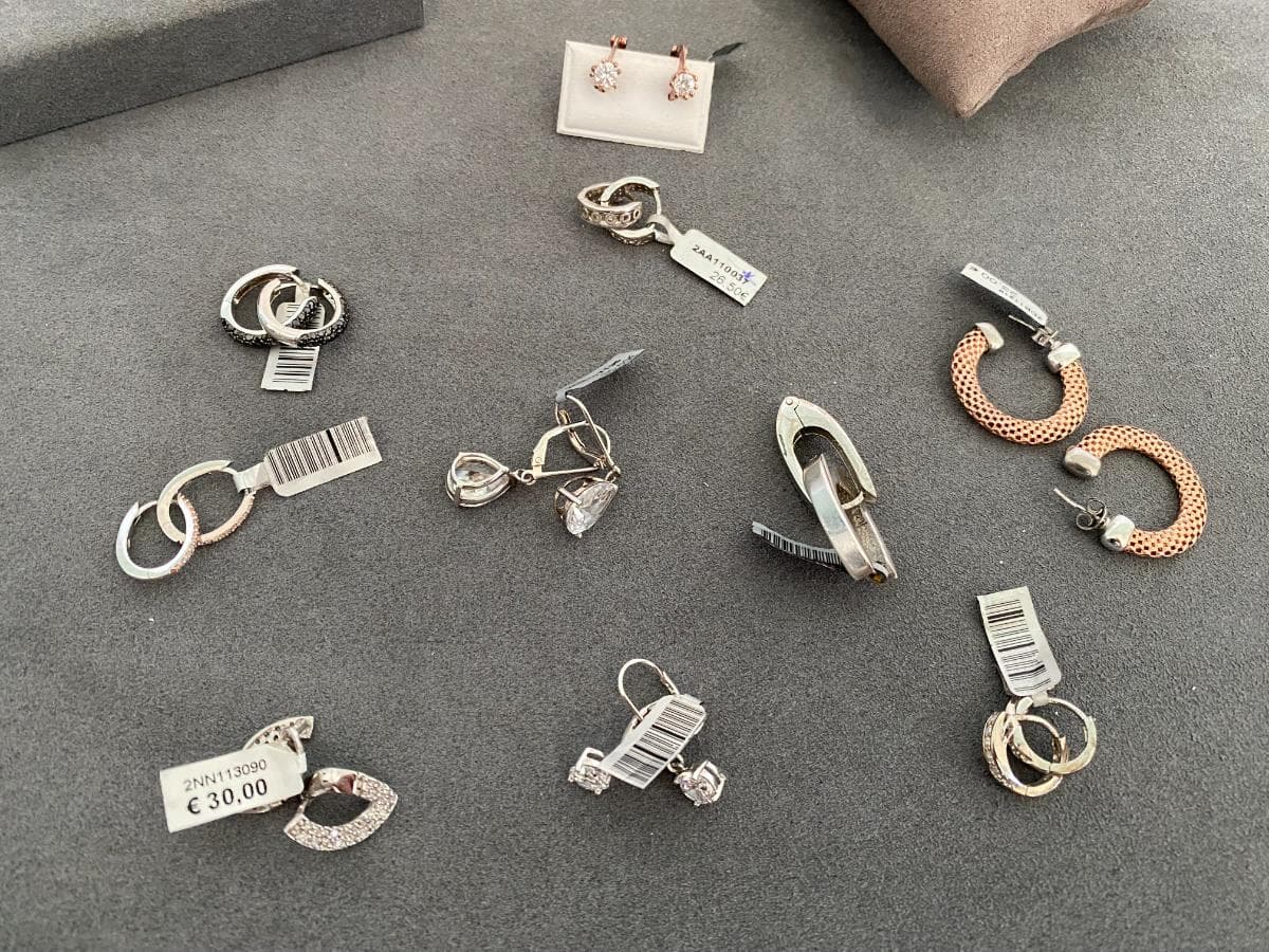 Pendientes de plata y otros materiales