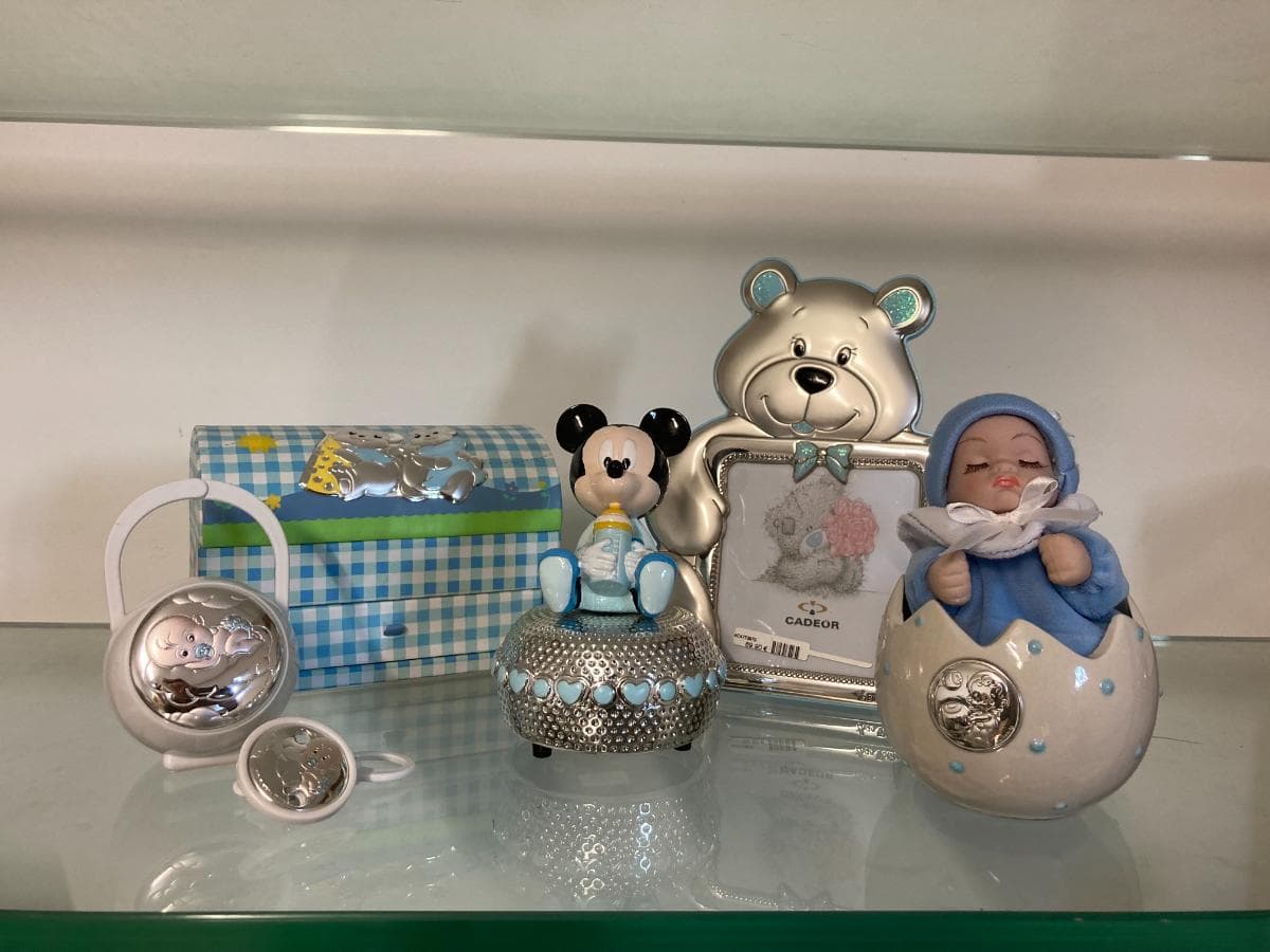 Moldura de Bebé + Porta-chupetas + Caixas de Música + Baú — imagen 1