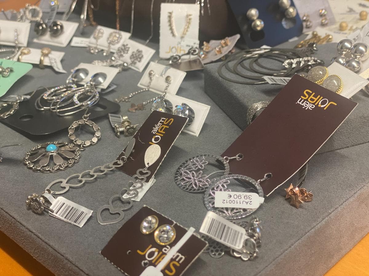 Brincos em prata e outros materiais — imagen 15
