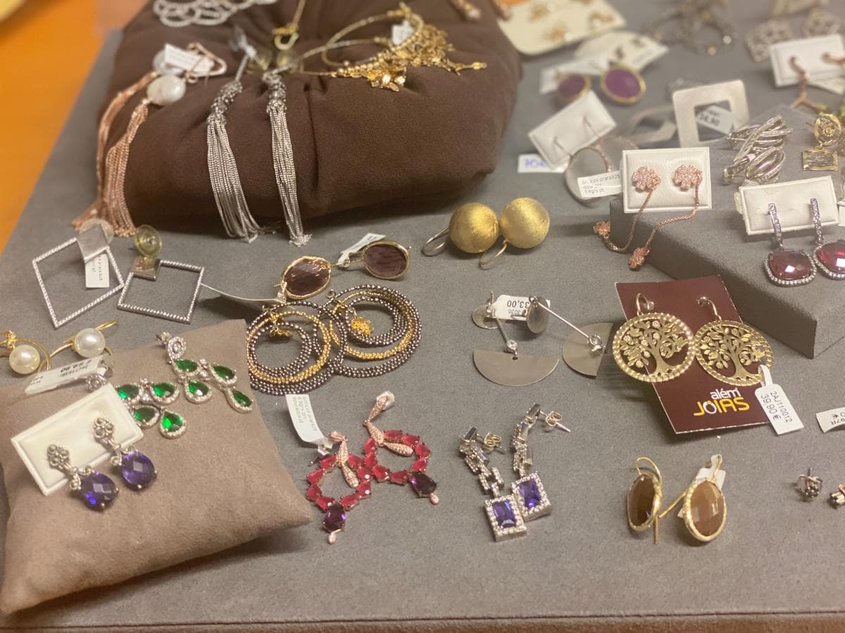 Pendientes de plata y otros materiales