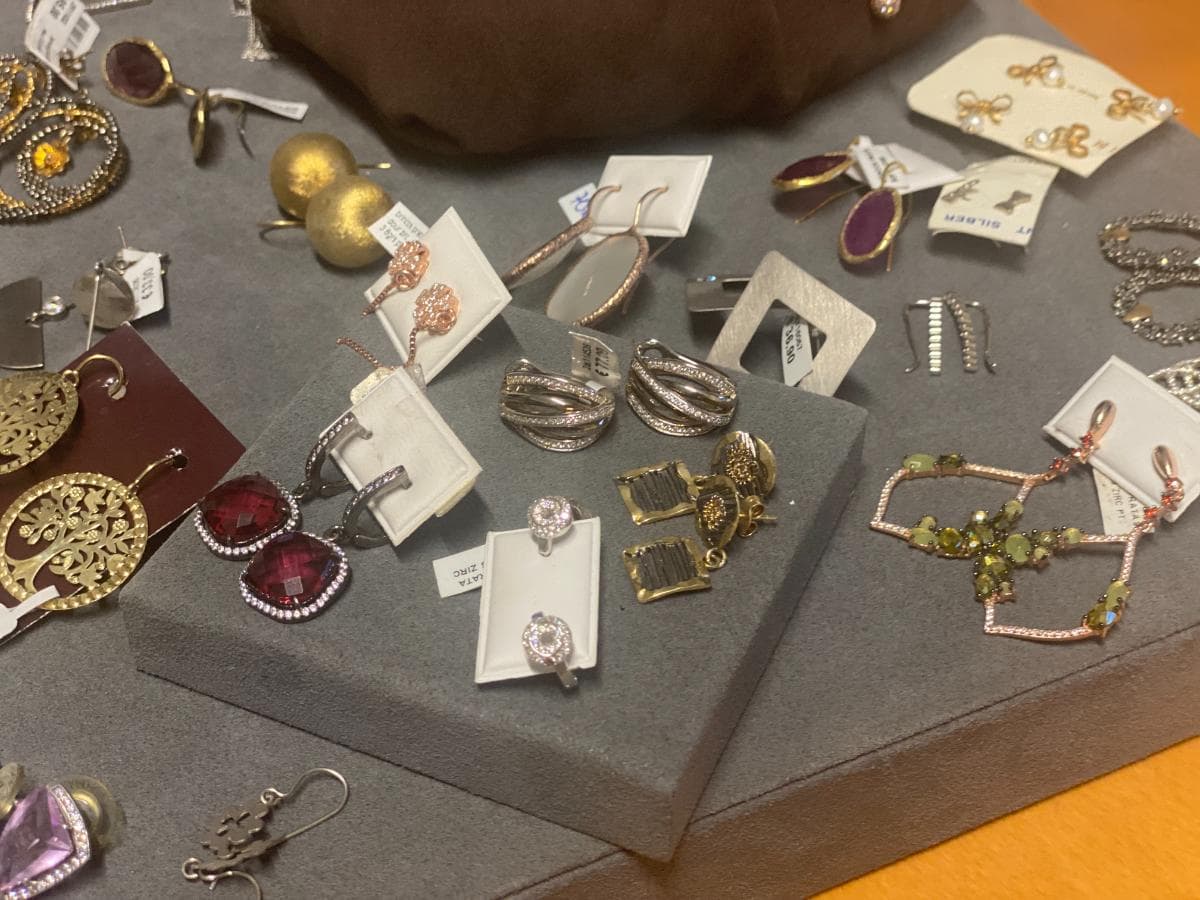 Boucles d'oreilles en argent et autres matériaux — image 5