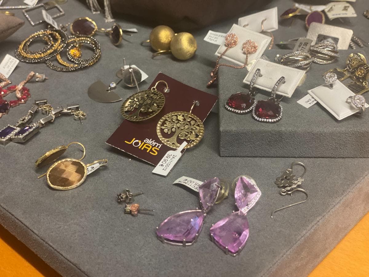 Boucles d'oreilles en argent et autres matériaux — image 3