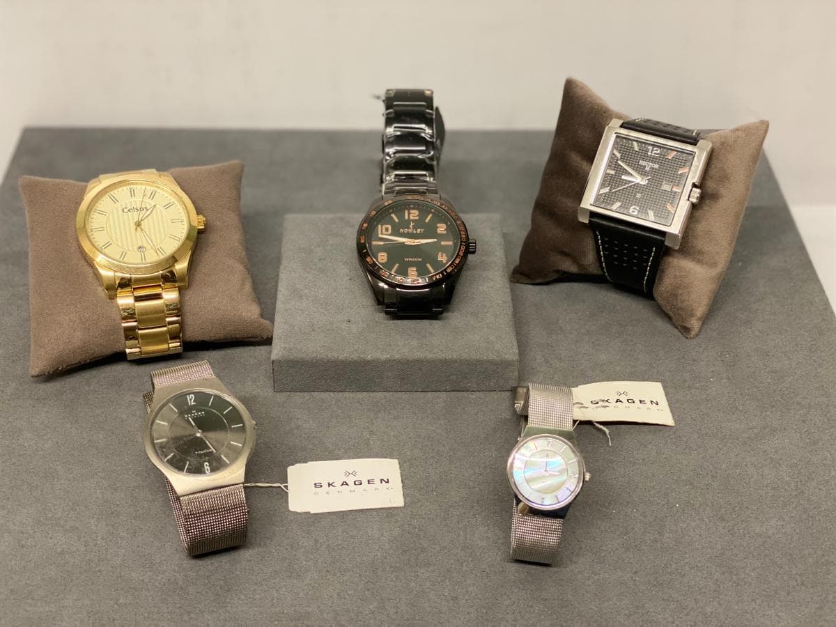 Montres de diverses marques et matériaux — image 2