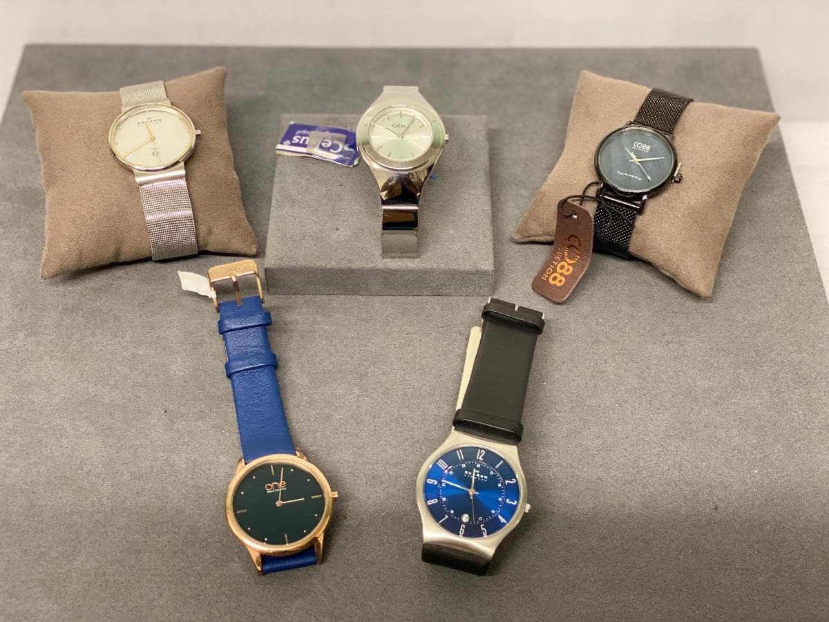 Montres de diverses marques et matériaux — image 2
