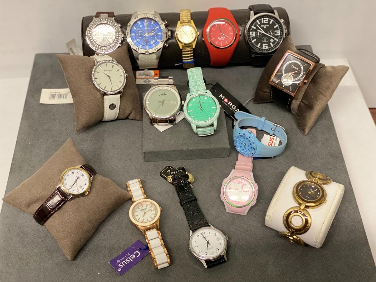 Montres de diverses marques et matériaux — image 1