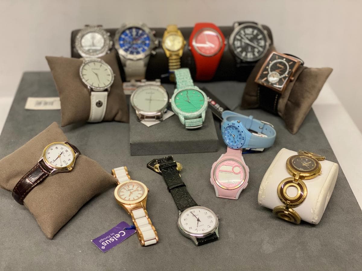 Montres de diverses marques et matériaux — image 3