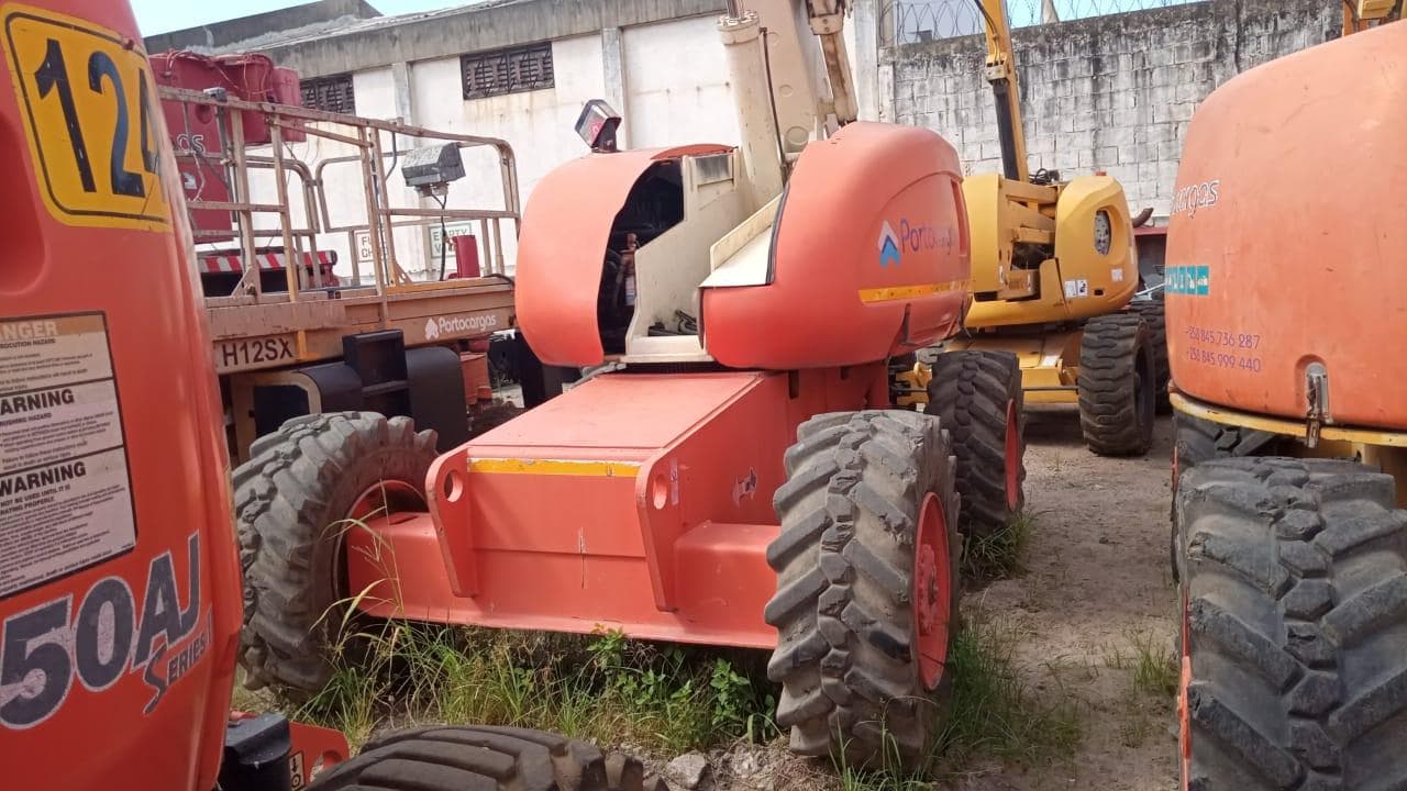 Plataforma elevatória JLG